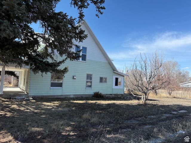 279 E 2nd St N, Downey, ID 83234 - view of side of home