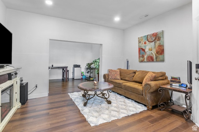 739 24th St, Ogden, UT 84401 - living room featuring recessed lighting, visible vents, baseboards, and wood finished floors