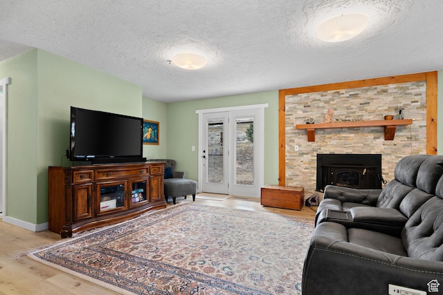 1762 S Hobblecreek Haven Rd, Springville, UT 84663 - living area with light wood-style floors and a textured ceiling