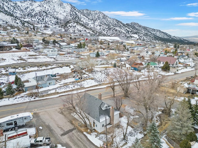 property view of mountains featuring a residential view