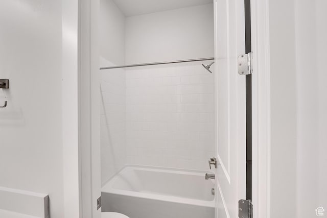 bathroom with shower / bathtub combination