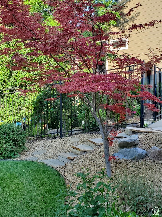 69 W Grove Creek Cir N, Farmington, UT 84025 - view of yard with fence