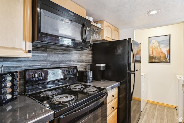 7035 N 2200 W Unit 3O, Park City, UT 84098 - kitchen with black appliances, light brown cabinets, tasteful backsplash, a textured ceiling, and baseboards