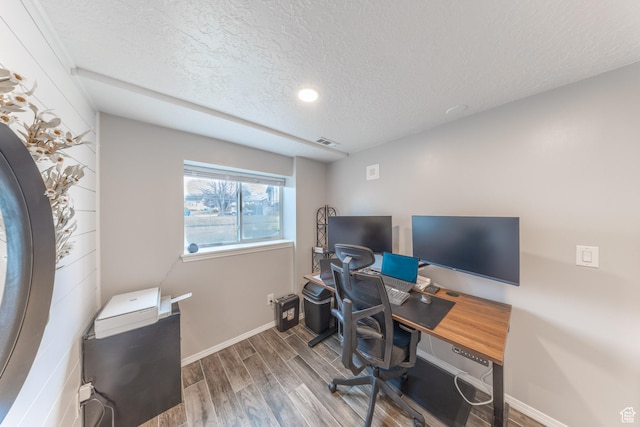 2350 N 720 W, Layton, UT 84041 - home office featuring recessed lighting, wood finished floors, visible vents, baseboards, and a textured ceiling