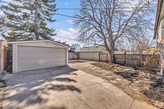 1444 E Sherman Ave, Salt Lake City, UT 84105 - detached garage with fence