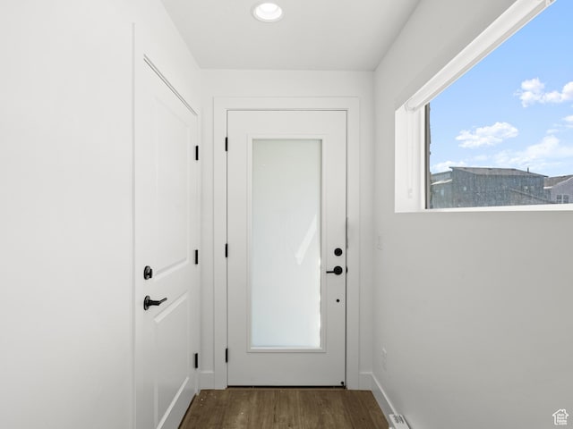 1151 Gambel Oak Way Unit 54, Park City, UT 84098 - entryway featuring dark wood-type flooring and baseboards