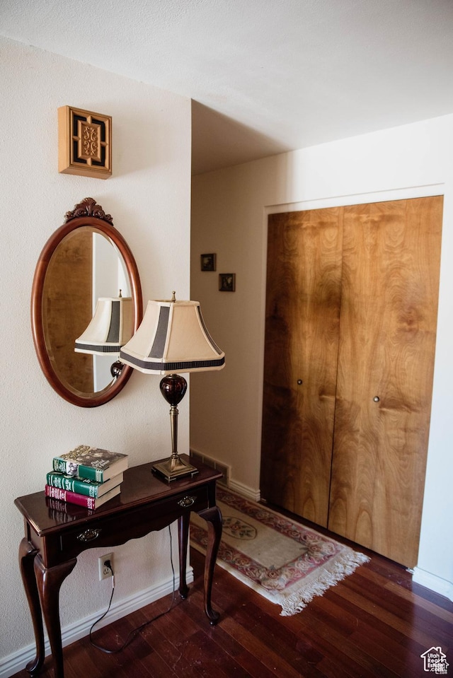 5862 S 3200 W, Lake Shore, UT 84660 - foyer with baseboards and hardwood / wood-style floors