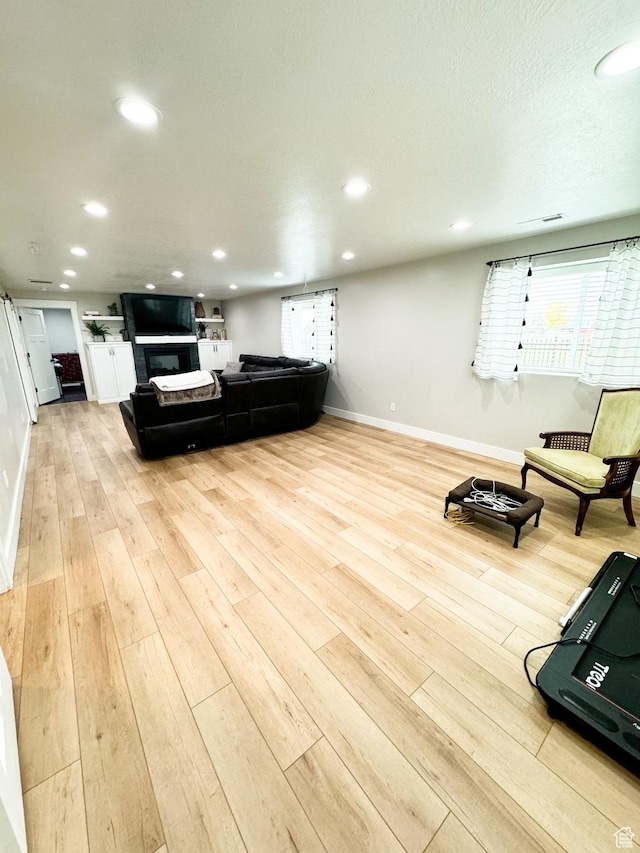 5517 S 6800 W, Hooper, UT 84315 - living area featuring visible vents, recessed lighting, baseboards, and light wood finished floors