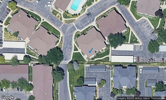 bird's eye view with a residential view