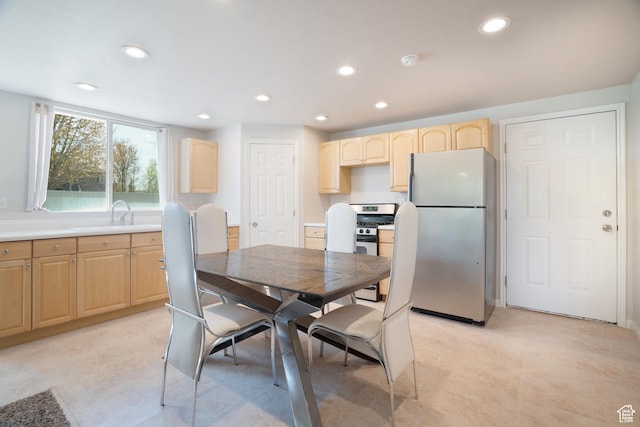 2581 W 2675 N, Farr West, UT 84404 - dining room with recessed lighting