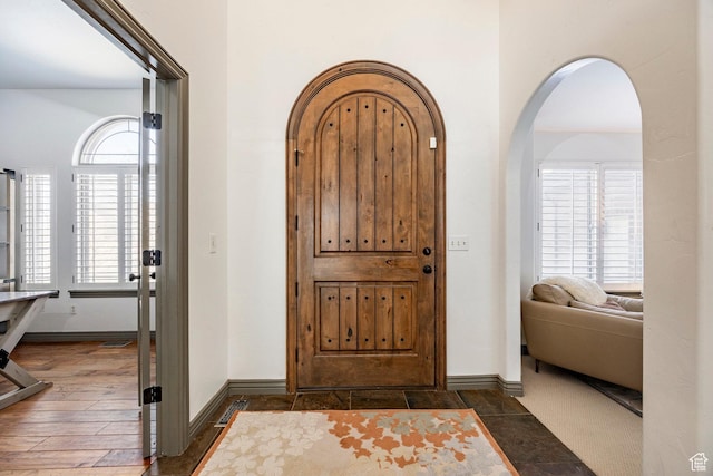 2652 E 6500 S, Uintah, UT 84403 - foyer featuring arched walkways and baseboards
