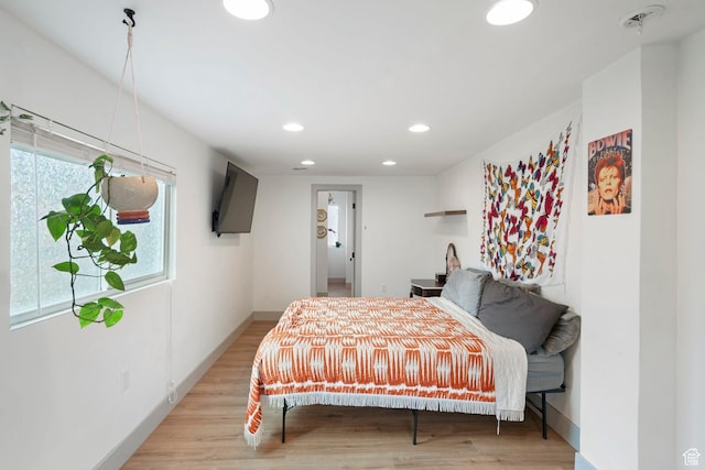 191 N Ash Creek Dr, Toquerville, UT 84774 - bedroom featuring recessed lighting, light wood-style flooring, and baseboards