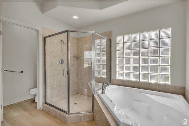 409 N Country Ln Unit 3, St George, UT 84770 - full bath with a shower stall, toilet, and a garden tub