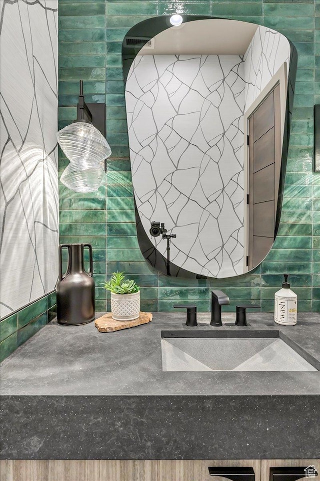 11503 N Soaring Hawk Ln, Hideout, UT 84036 - bathroom featuring tasteful backsplash