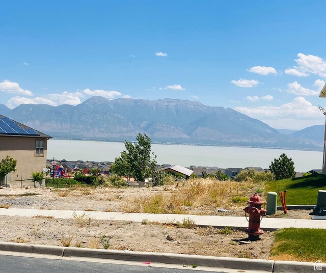 2954 S Fox Pointe Dr, Saratoga Springs, UT 84045