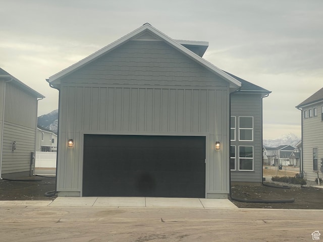 804 W 900 S, Springville, UT 84663 - garage with concrete driveway