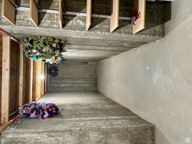 640 S 100 E, Mantua, UT 84324 - view of staircase