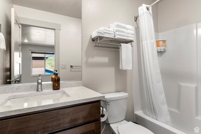 140 W 150th St S Unit D12, Garden City, UT 84028 - bathroom with shower / bathtub combination with curtain, toilet, vanity, and a textured ceiling