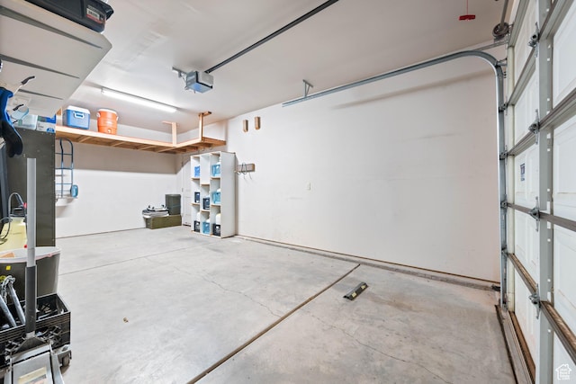 265 E Kimball Ct, Washington, UT 84780 - garage featuring a garage door opener
