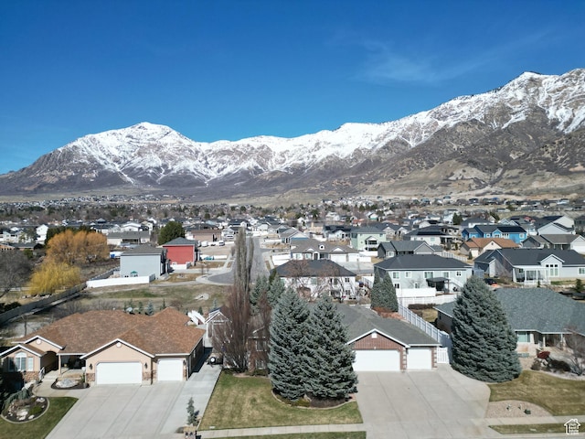 property view of mountains with a residential view