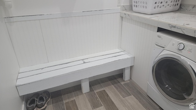 596 W 200 S, Vernal, UT 84078 - washroom with laundry area, washer / clothes dryer, and wood finished floors