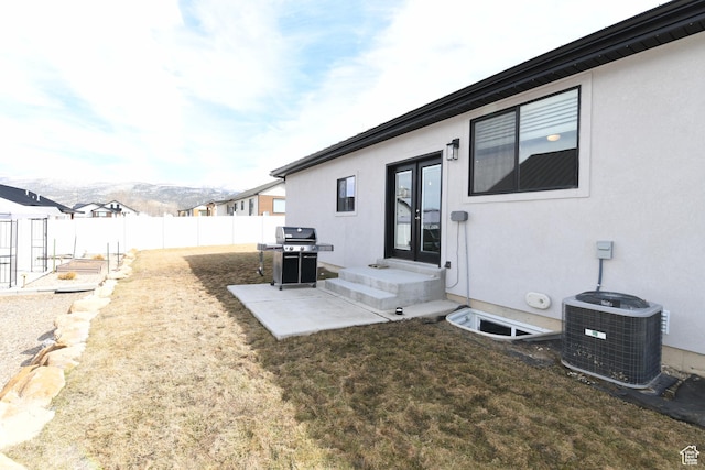 306 W 450 S, Ephraim, UT 84627 - fenced backyard with a garden and french doors