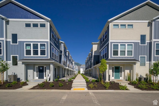 view of road featuring a residential view