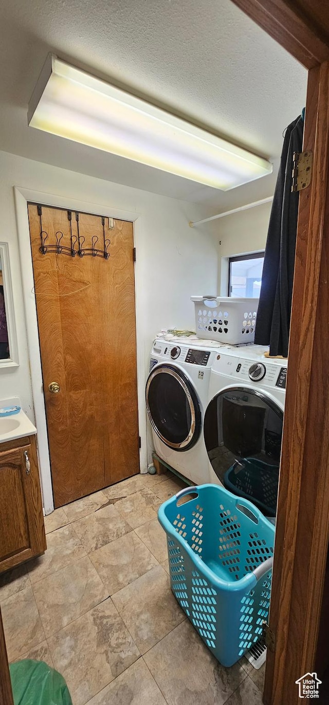 1433 W 2060 N, Helper, UT 84526 - washroom featuring washer and dryer