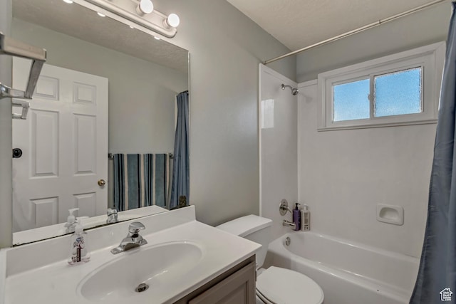 full bath with toilet, vanity, and shower / bathtub combination with curtain