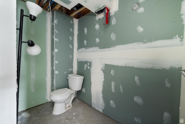 46501 W Bandanna Dr, Fruitland, UT 84027 - bathroom featuring toilet