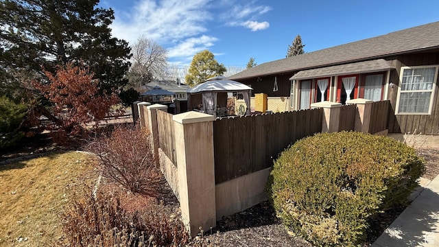 82 W 500 N, Vernal, UT 84078 - view of side of home with fence