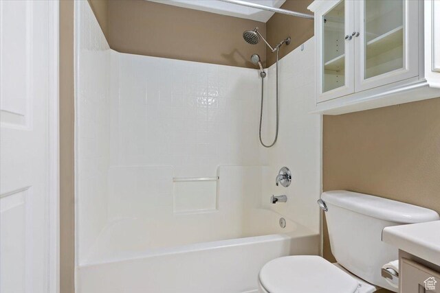 173 E Irisfield Dr S, Draper, UT 84020 - full bath with toilet, vanity, and bathtub / shower combination