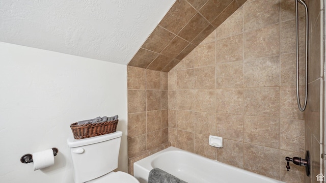 125 N 1430 E, Spanish Fork, UT 84660 - full bath featuring toilet, lofted ceiling, and bathing tub / shower combination