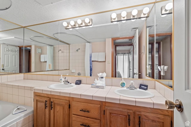 1845 W Canyon Dr S Unit 1610, St George, UT 84770 - bathroom featuring a sink, visible vents, a shower with curtain, and double vanity