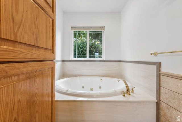 710 E Ridge Crest Ct S, Alpine, UT 84004 - bathroom featuring a tub with jets