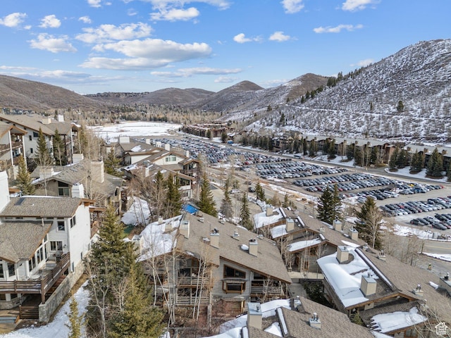 bird's eye view featuring a mountain view