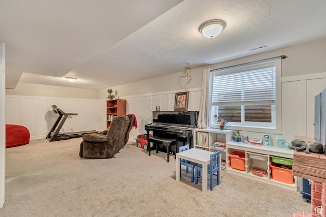 77 E 1100 N, Pleasant Grove, UT 84062 - interior space with visible vents, carpet floors, a textured ceiling, and wainscoting