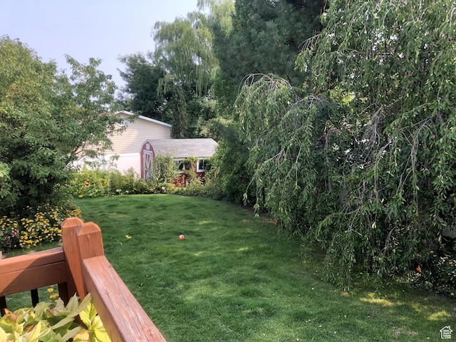 8377 S Wild Oak Dr, West Jordan, UT 84088 - view of yard