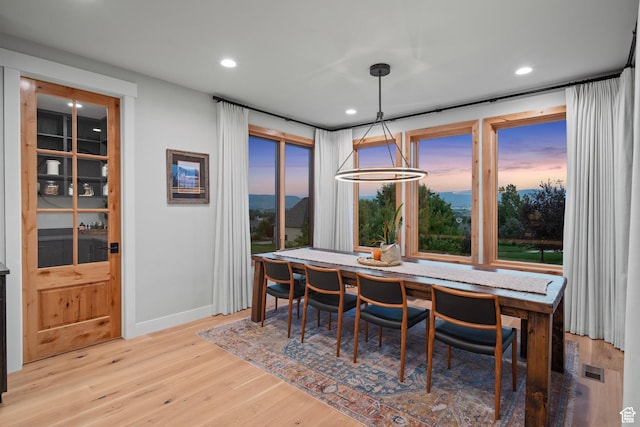 915 Farrell Farm Cir, Midway, UT 84049 - dining space featuring recessed lighting, wood finished floors, visible vents, and baseboards