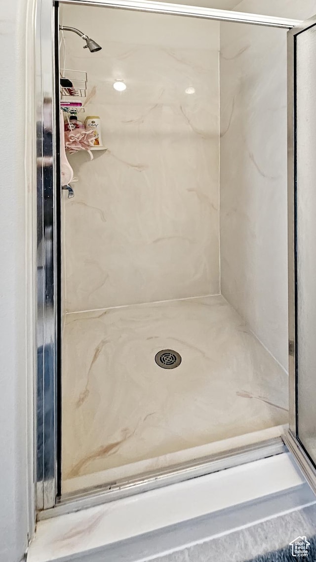 135 E 1200 N, Mapleton, UT 84664 - full bathroom with a stall shower