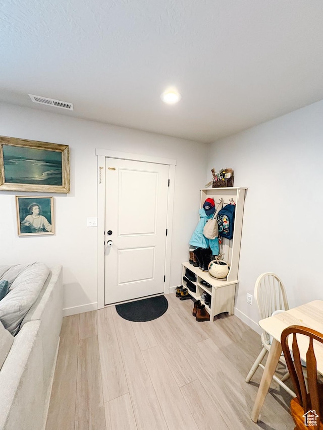 1788 N 1280 E, Payson, UT 84651 - foyer with light wood finished floors, visible vents, and baseboards
