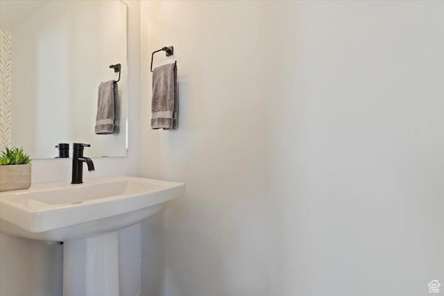 51 E Vantage Dr, North Salt Lake, UT 84054 - bathroom featuring a sink