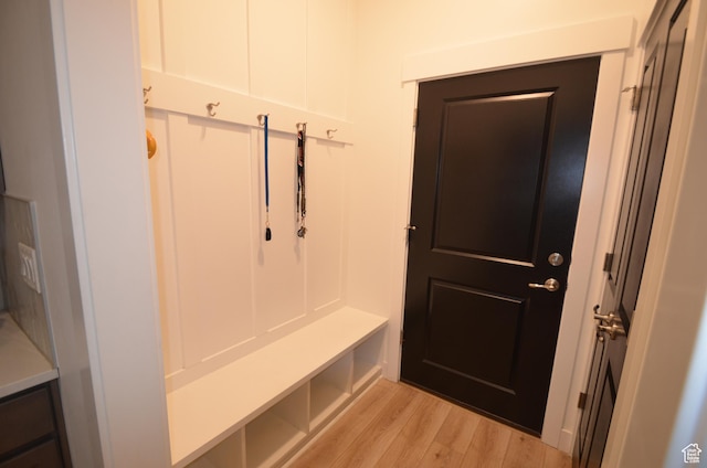 10717 S Haven Vista Dr, South Jordan, UT 84095 - mudroom featuring light wood finished floors