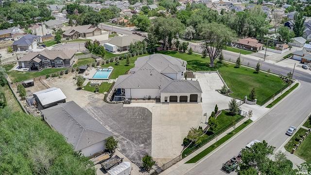 drone / aerial view featuring a residential view