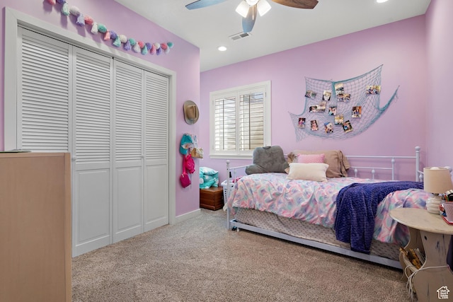 bedroom with carpet flooring, a ceiling fan, recessed lighting, visible vents, and a closet