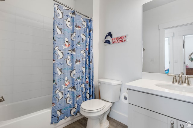 671 W 660 S, Tooele, UT 84074 - full bath featuring wood finished floors, shower / bath combo with shower curtain, toilet, vanity, and baseboards