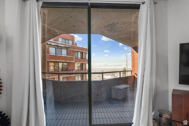 115 S 1100 E Unit 614, Salt Lake City, UT 84102 - entryway with expansive windows