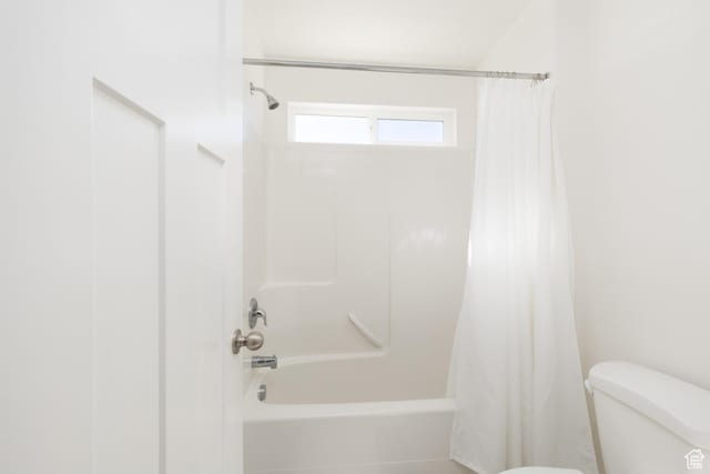 777 S Lake View Dr, Vineyard, UT 84059 - full bath featuring toilet and shower / bath combo with shower curtain