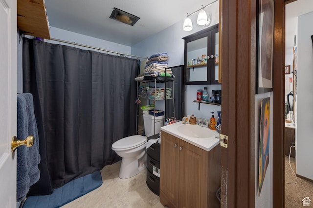 451 & Dr, Moab, UT 84532 - full bathroom featuring toilet, a shower with curtain, and vanity