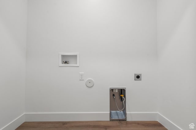 2911 W Rock Ridge Rd, Cedar City, UT 84720 - laundry room featuring hookup for a washing machine, laundry area, baseboards, and electric dryer hookup
